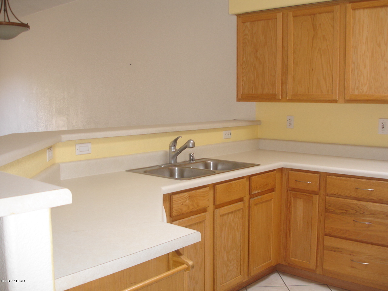 619 West Colt Road Chandler, AZ 85225 - Photo 7 of 19 Kitchen3