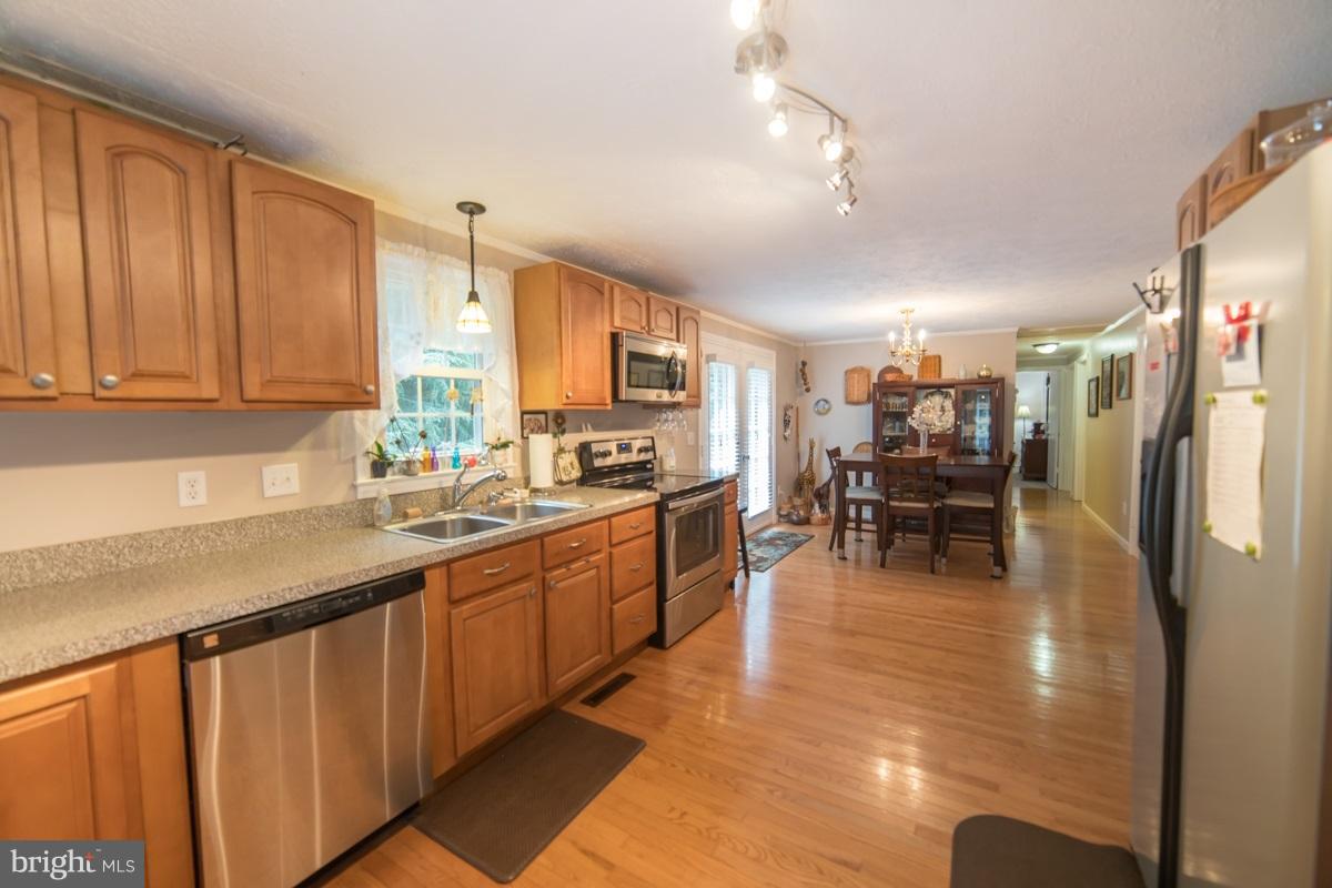 6299 Igo Road King George, VA 22485 - Photo 9 of 23 Kitchen