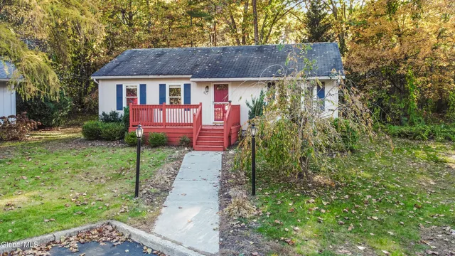 $284,900 | 40 Pheasant Court, Saratoga Springs, NY 12866