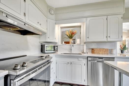 640 N Road Boynton Beach, FL 33435 - Photo 8 of 43 Kitchen