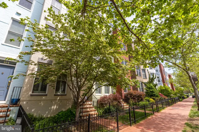 a view of multiple house