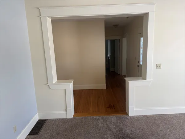 $900 | 507 West Water Street, Unit 2, Elmira, NY 14905