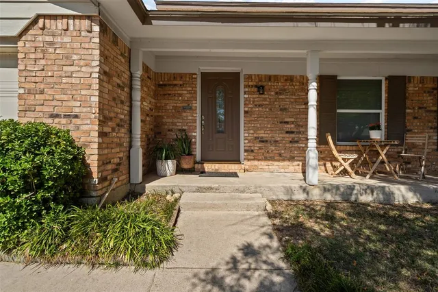 $295,000 | 5817 Bunker Boulevard, Watauga, TX 76148