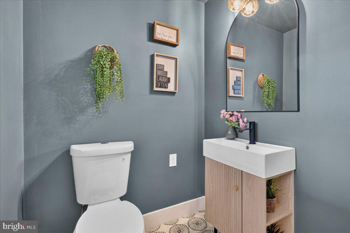 315 Quarry Road Spring City, PA 19475 - Photo 20 of 82 Powder Room