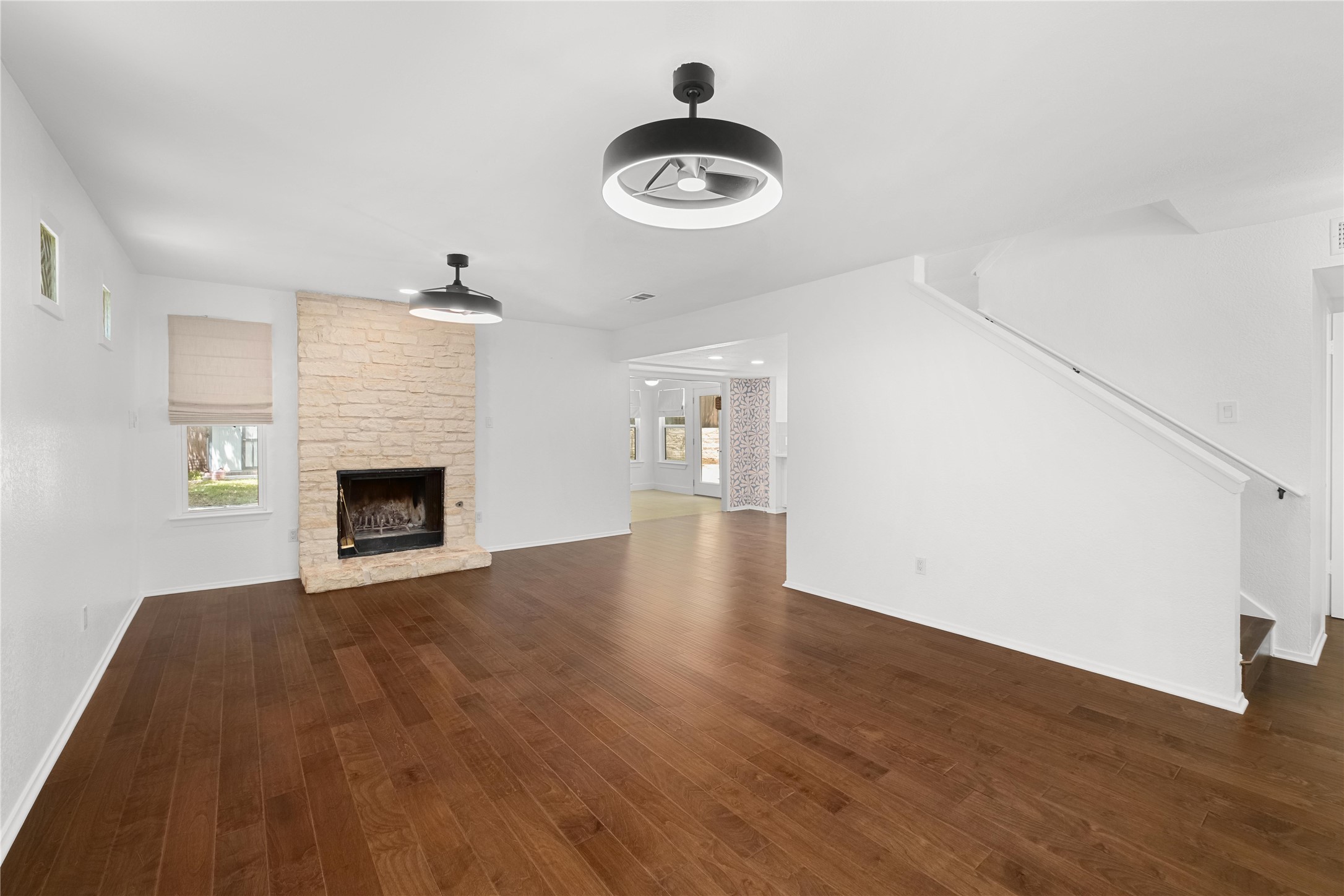7602 Banpass Lane Austin, TX 78736 - Photo 5 of 32