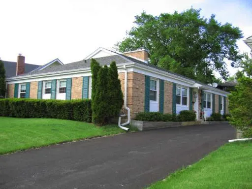 $2,000 | 47 Washington Circle, Unit 47, Lake Forest, IL 60045