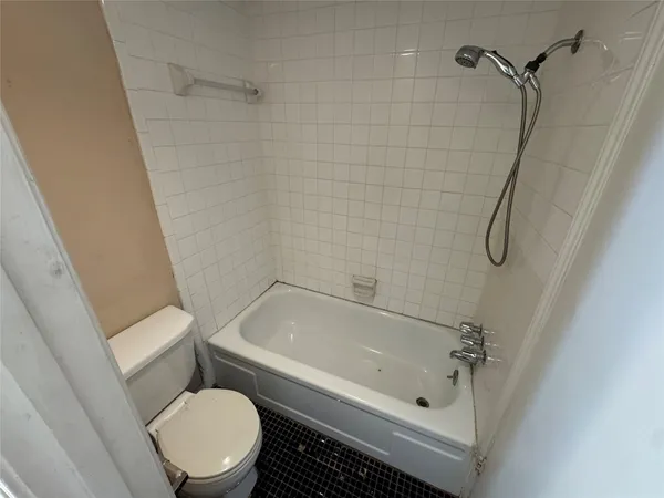 $1,100 | 2100 Tanglewilde Street, Unit 344, Houston, TX 77063