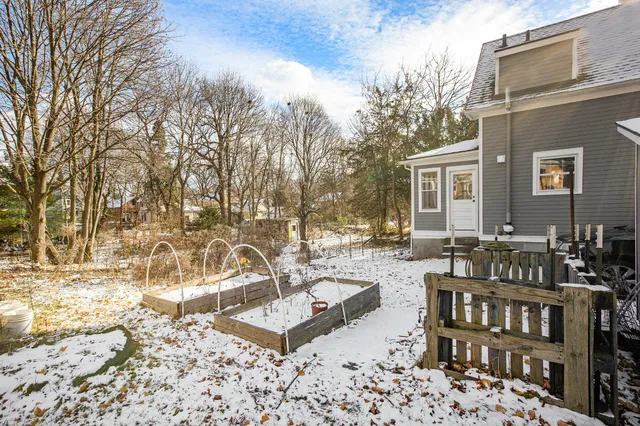 $2,400 | 618 Gott Street, Ann Arbor, MI 48103