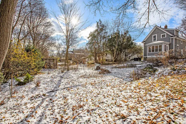 $2,400 | 618 Gott Street, Ann Arbor, MI 48103