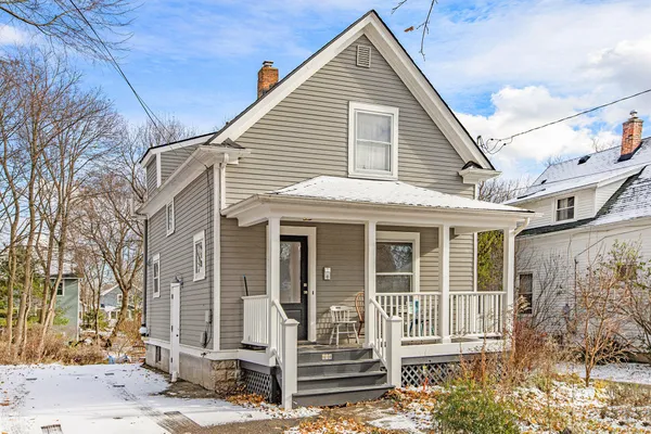 $2,400 | 618 Gott Street, Ann Arbor, MI 48103