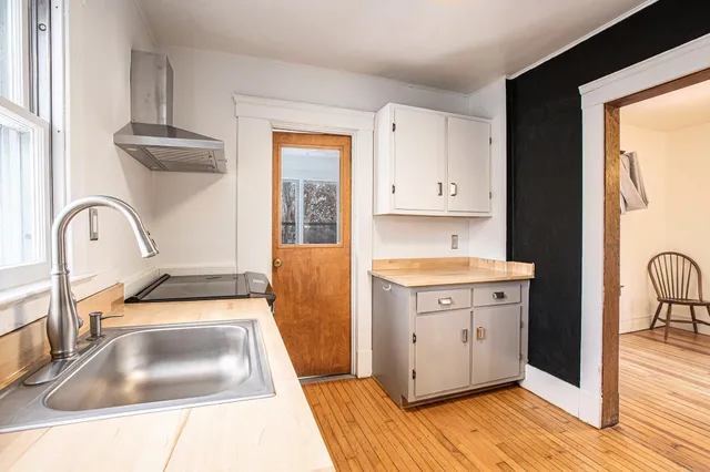 $2,400 | 618 Gott Street, Ann Arbor, MI 48103