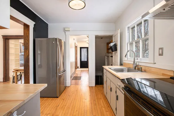 $2,400 | 618 Gott Street, Ann Arbor, MI 48103