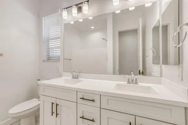 $3,000 | 8723 West Vista Avenue, Glendale, AZ 85305