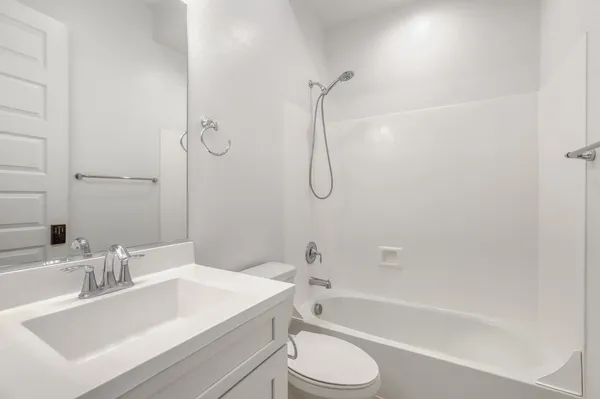 $3,000 | 8723 West Vista Avenue, Glendale, AZ 85305
