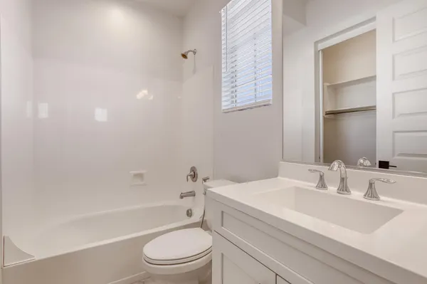 $3,000 | 8723 West Vista Avenue, Glendale, AZ 85305
