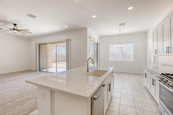 $3,000 | 8723 West Vista Avenue, Glendale, AZ 85305