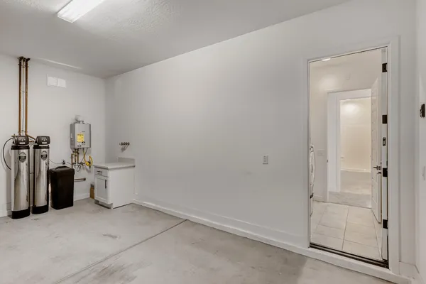 $3,000 | 8723 West Vista Avenue, Glendale, AZ 85305