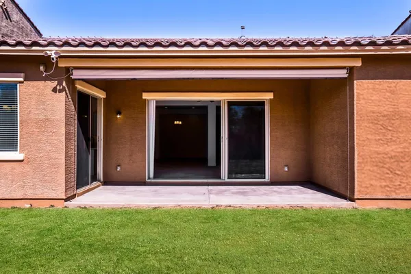 $3,000 | 8723 West Vista Avenue, Glendale, AZ 85305