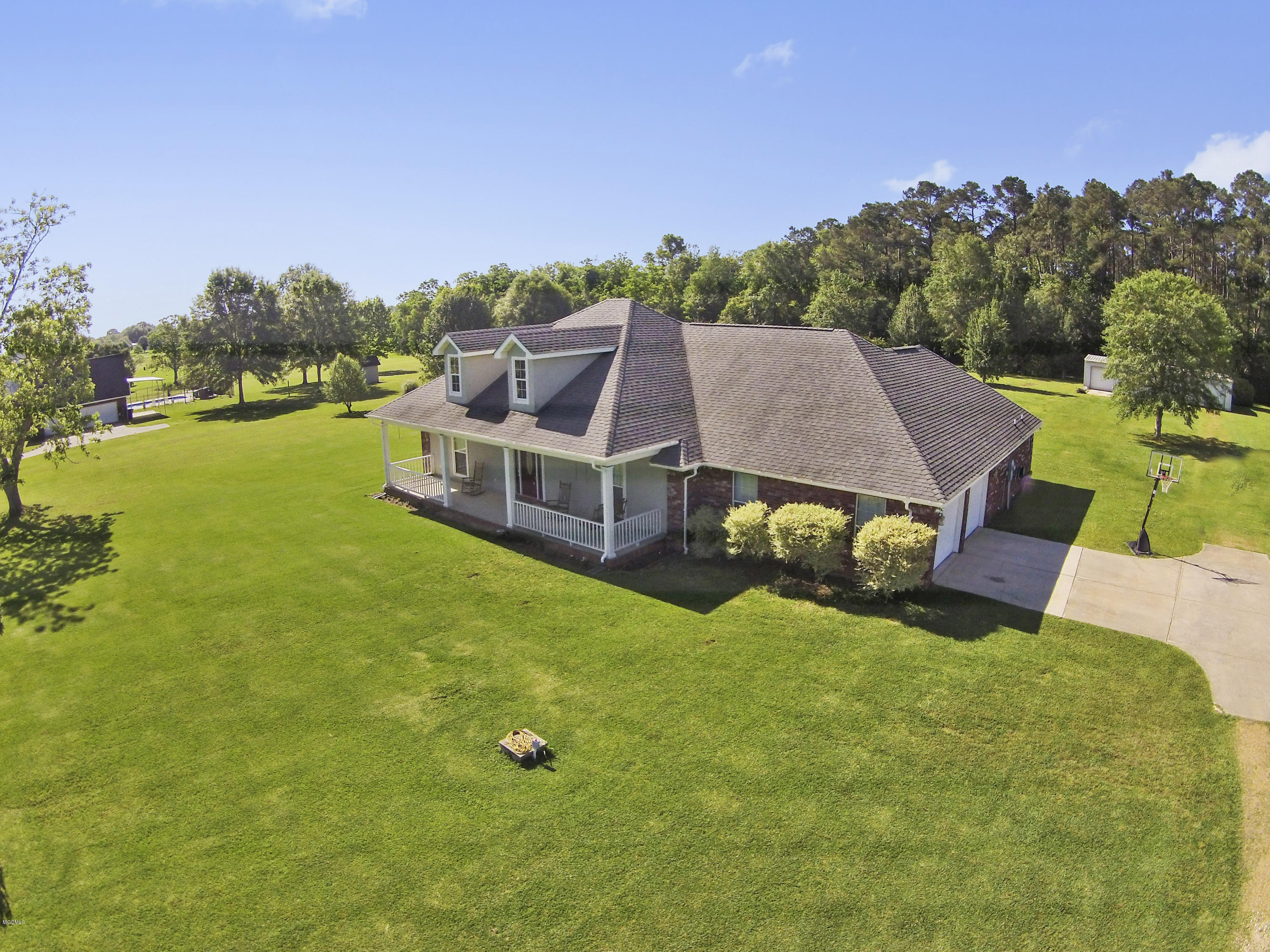 8004 Pecan Ridge Drive Moss Point, MS 39562 - Photo 3 of 20 009