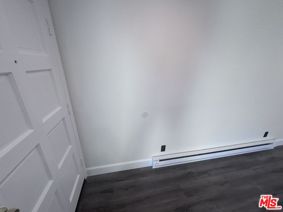 2228 20th Street, Unit 2 Santa Monica, CA 90405 - Photo 26 of 43 a view of an empty room