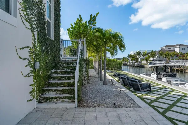 $3,750,000 | 1643 Stanford Lane, Sarasota, FL 34231