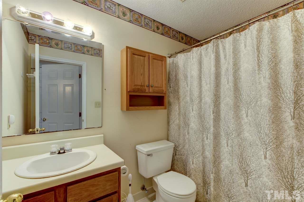 5620 Split Oak Way Raleigh, NC 27609 - Photo 18 of 24 Gallery Image 18
