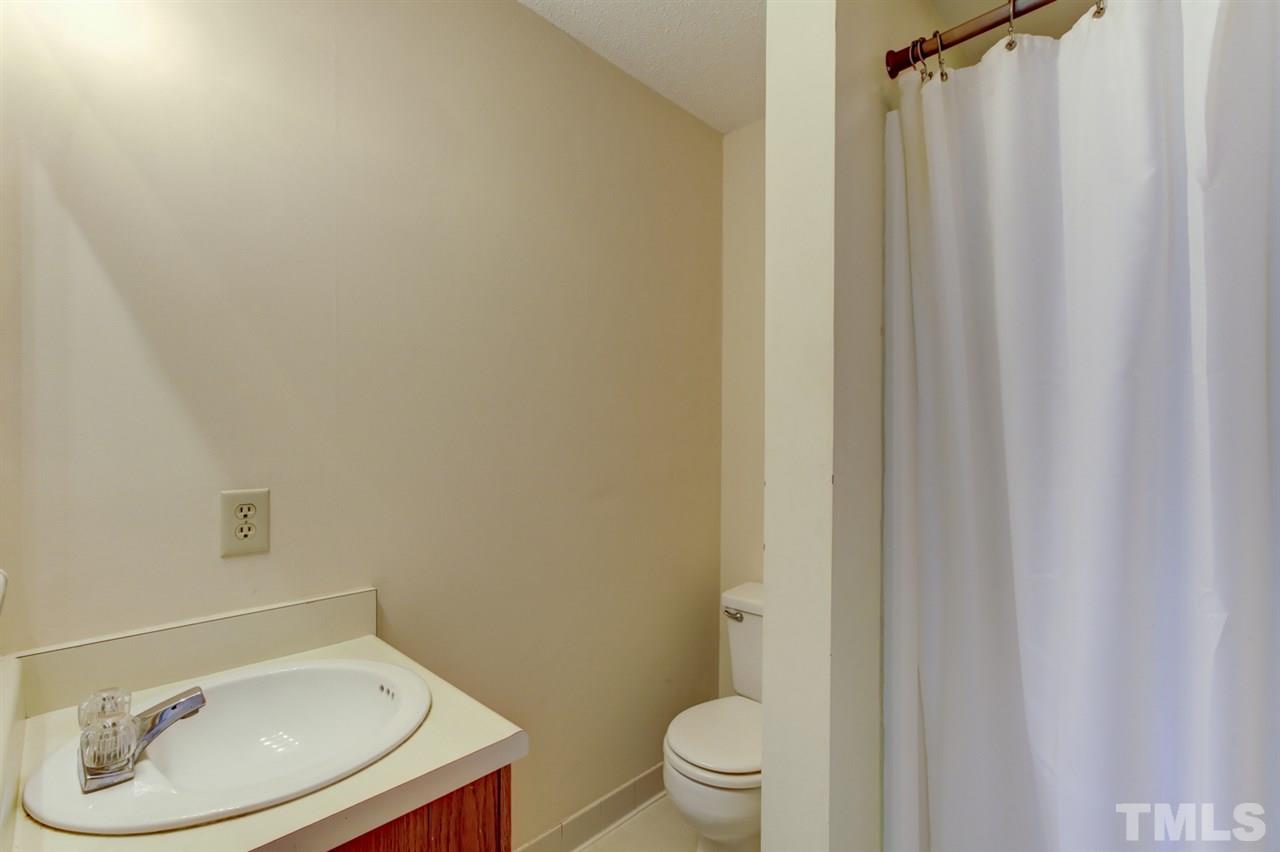 5620 Split Oak Way Raleigh, NC 27609 - Photo 21 of 24 Gallery Image 21