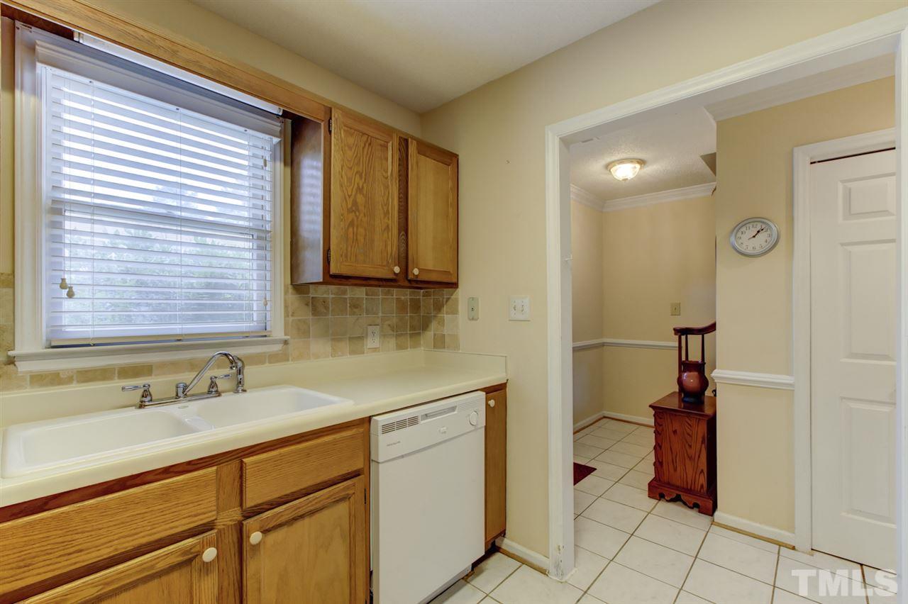 5620 Split Oak Way Raleigh, NC 27609 - Photo 4 of 24 Gallery Image 4