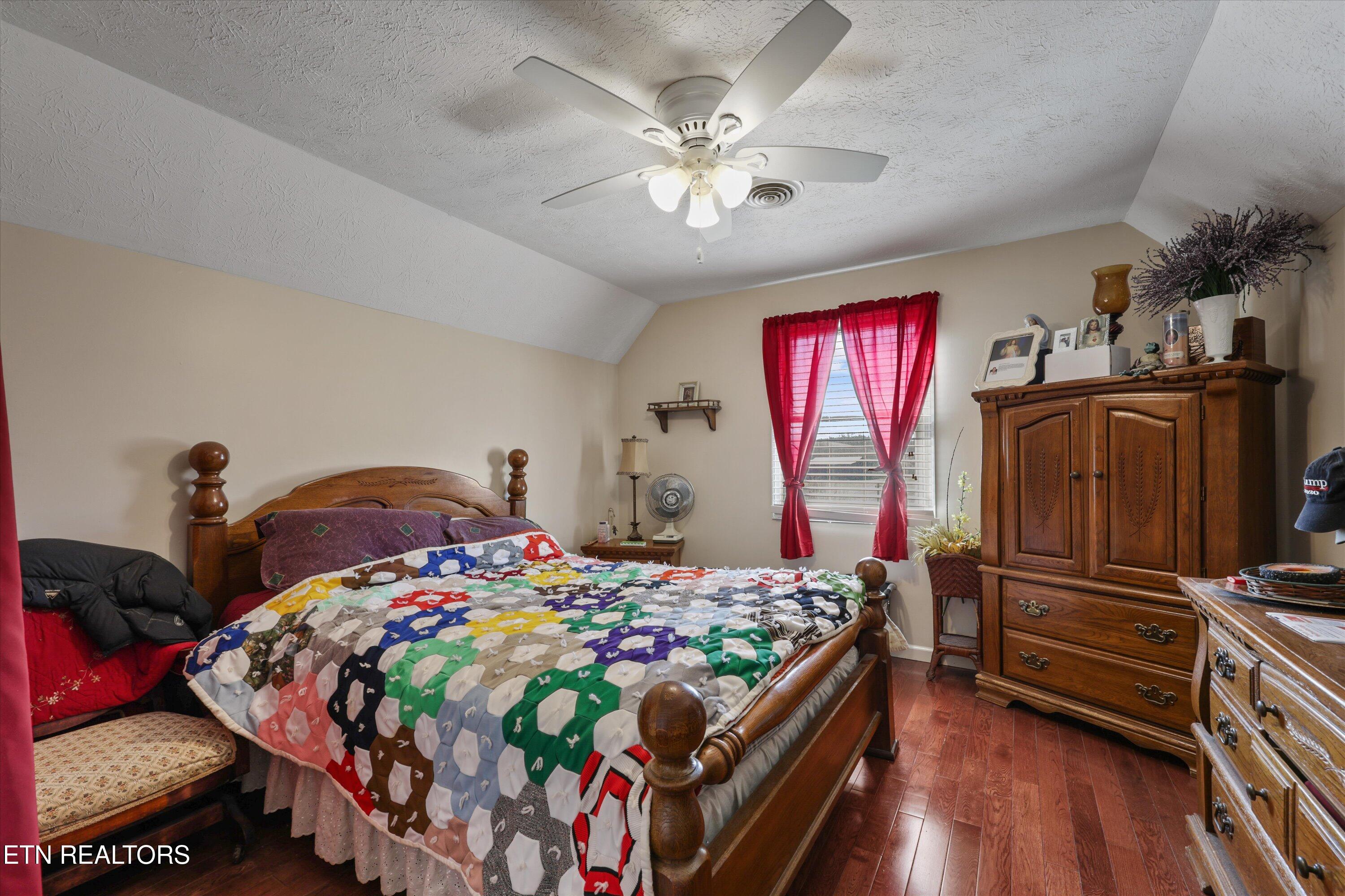 133 Rolling Hills Rutledge, TN 37861 - Photo 22 of 45 2nd Bedroom