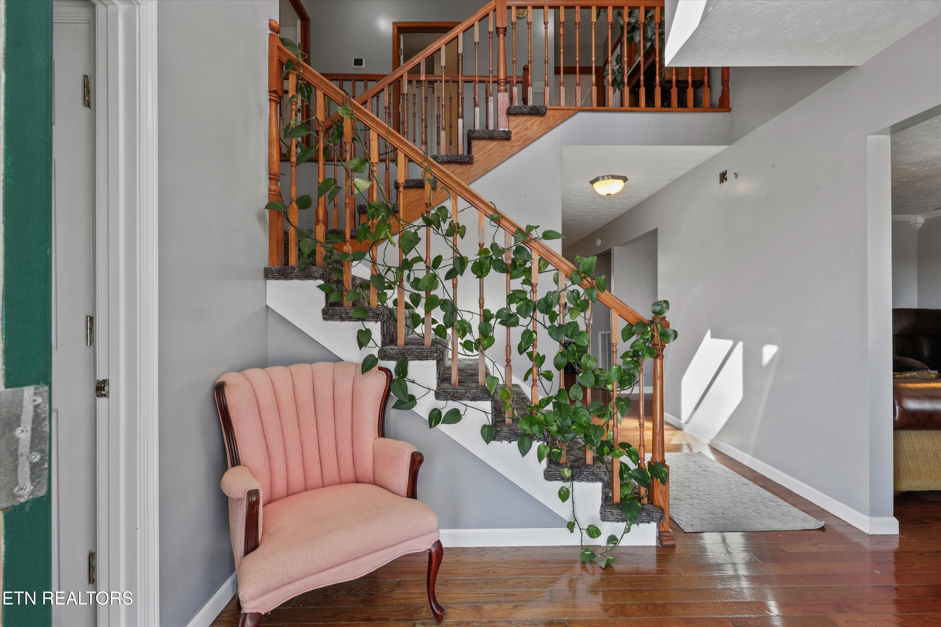 133 Rolling Hills Rutledge, TN 37861 - Photo 6 of 45 Spacious Foyer