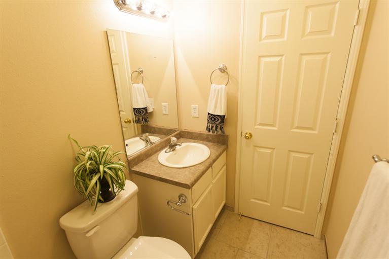 419 North Cedar Avenue Reedley, CA 93654 - Photo 8 of 13 Gallery Image 8