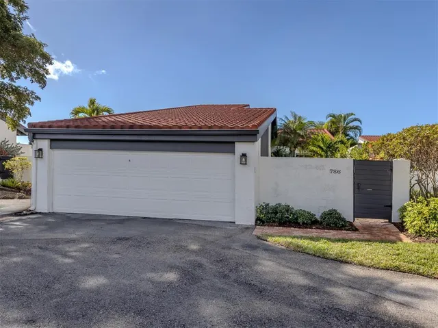 $579,000 | 786 Sarabay Road, Unit 19, Osprey, FL 34229