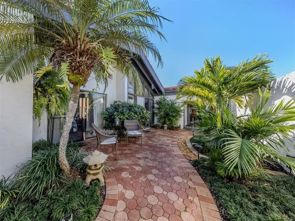 $519,000 | 786 Sarabay Road, Unit 19, Osprey, FL 34229