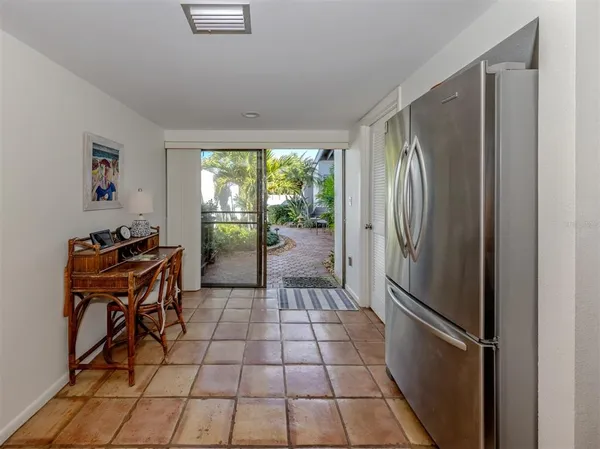 $519,000 | 786 Sarabay Road, Unit 19, Osprey, FL 34229