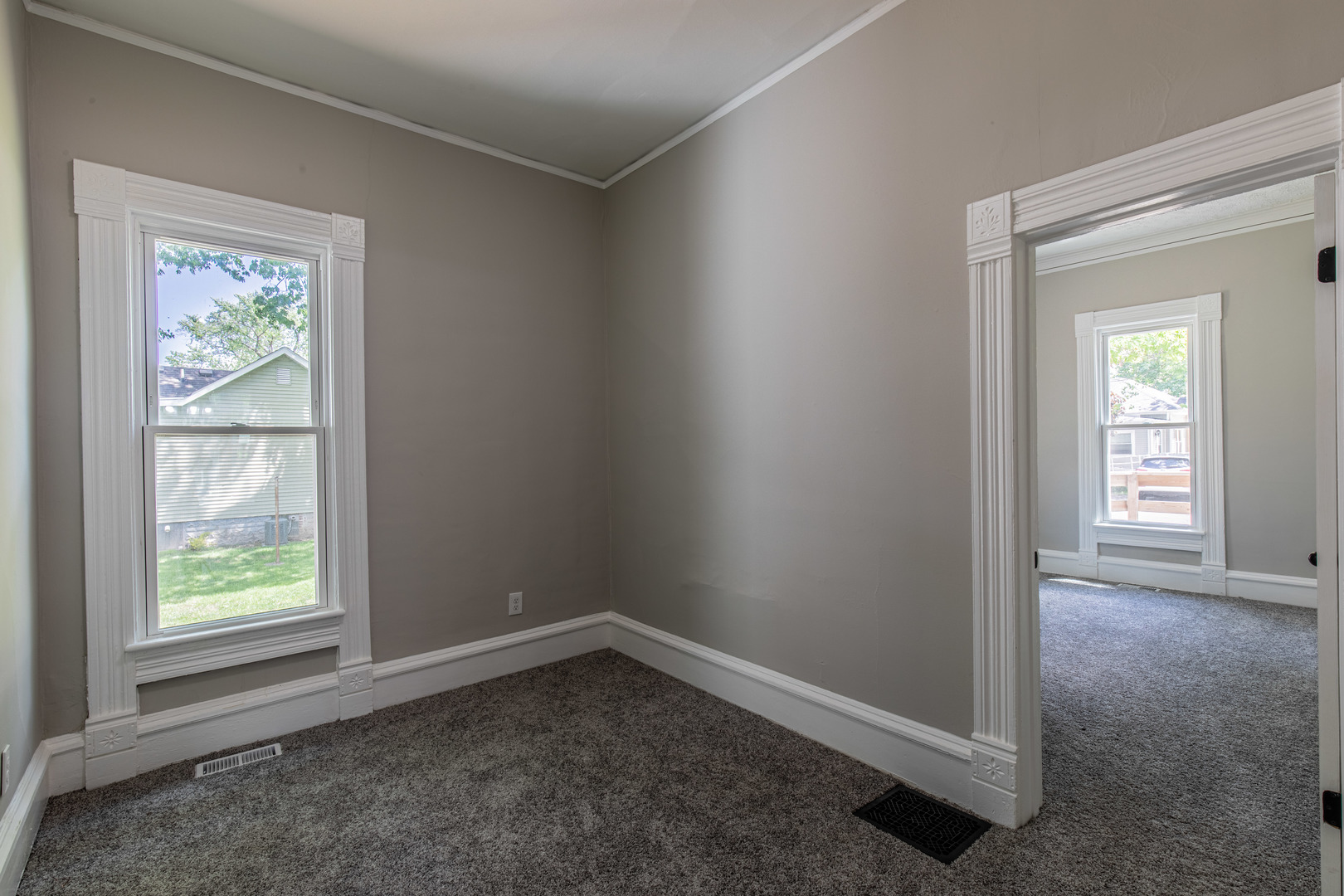 324 Sumner Street Streator, IL 61364 - Photo 15 of 18 an empty room with windows