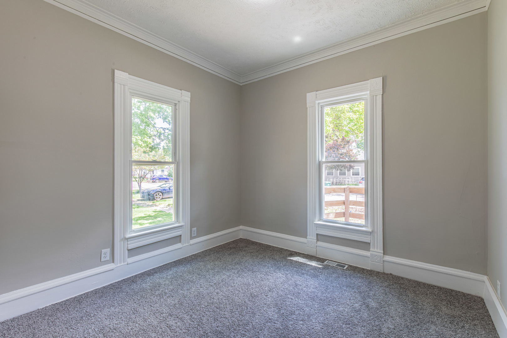 324 Sumner Street Streator, IL 61364 - Photo 16 of 18 an empty room with windows
