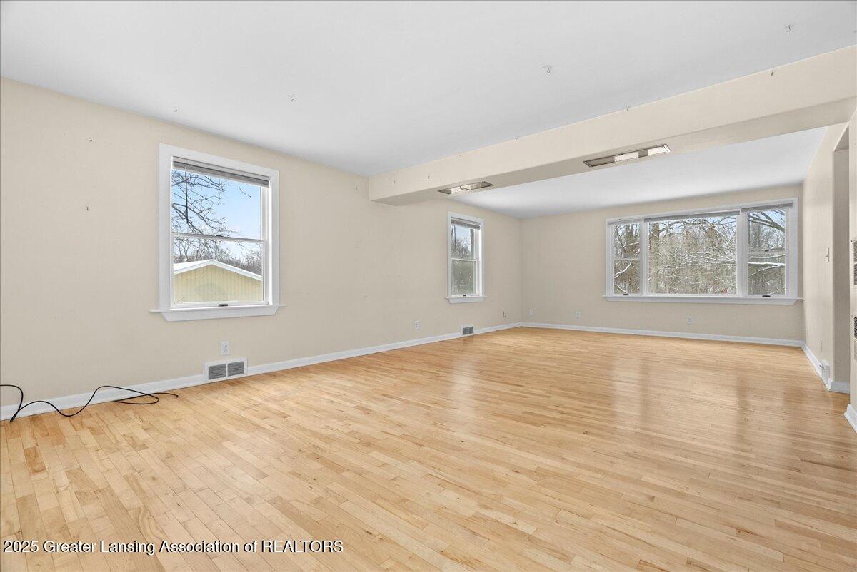 4632 Old Lansing Road Lansing, MI 48917 - Photo 12 of 38 28-Media Jett - 22