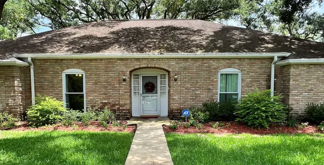 $410,000 | 205 Hillcrest Drive, Alvin, TX 77511