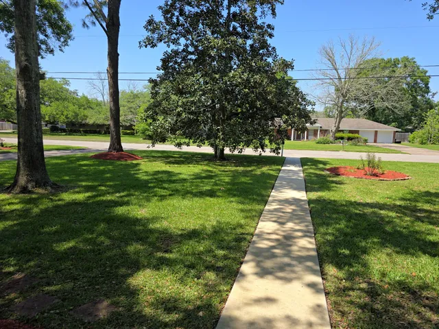 $410,000 | 205 Hillcrest Drive, Alvin, TX 77511