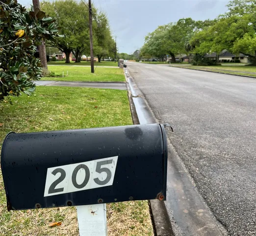 $410,000 | 205 Hillcrest Drive, Alvin, TX 77511