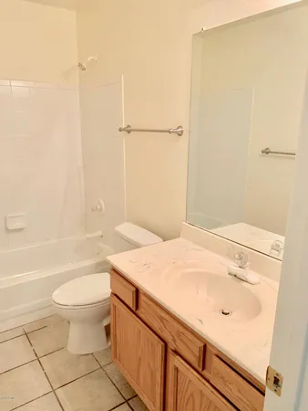 $2,550 | 16423 North 39th Street, Phoenix, AZ 85032