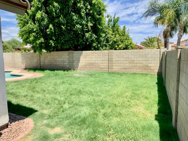 $2,550 | 16423 North 39th Street, Phoenix, AZ 85032