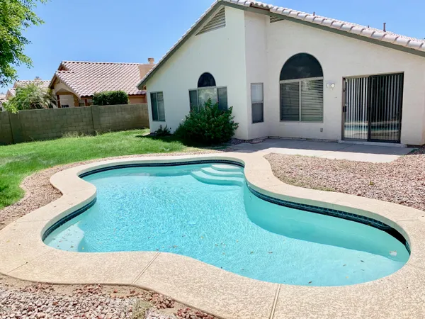 $2,550 | 16423 North 39th Street, Phoenix, AZ 85032