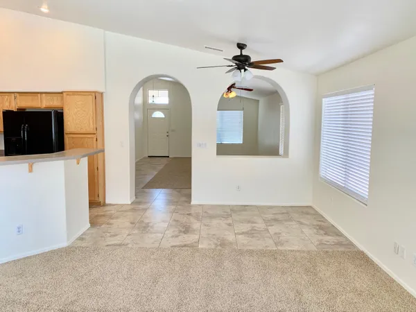 $2,550 | 16423 North 39th Street, Phoenix, AZ 85032