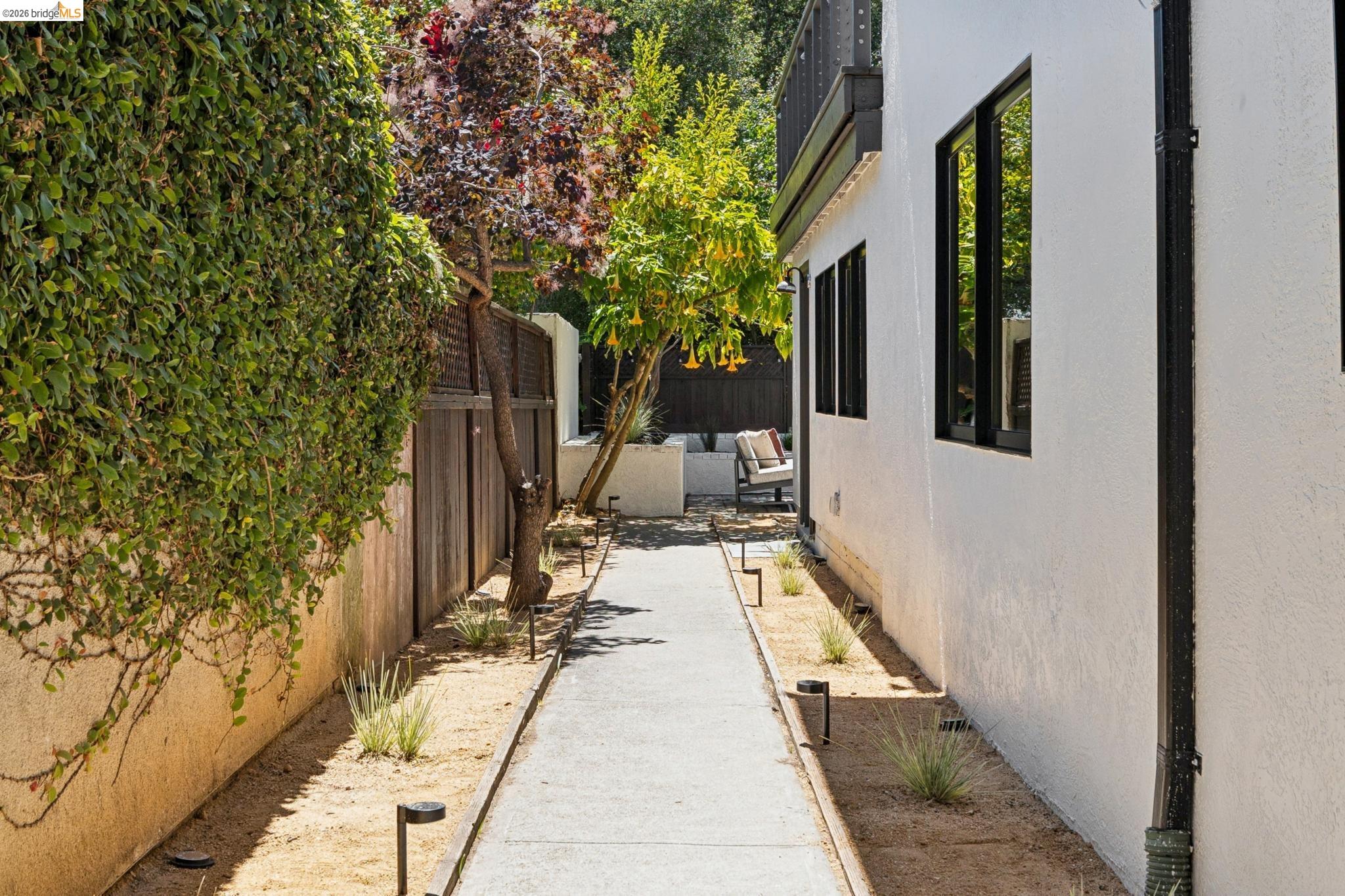 921 Underhills Road Oakland, CA 94610 - Photo 65 of 97