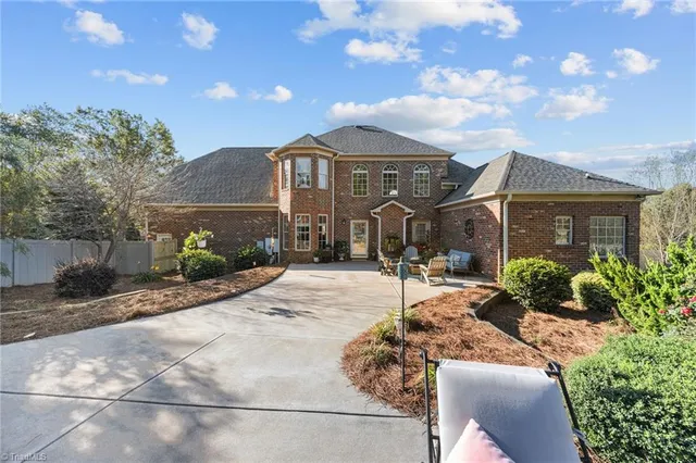 $795,000 | 7238 Belmont Drive, Trinity, NC 27370