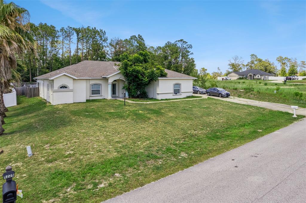 5211 Southwest 103rd Loop Ocala, FL 34476 - Photo 2 of 40