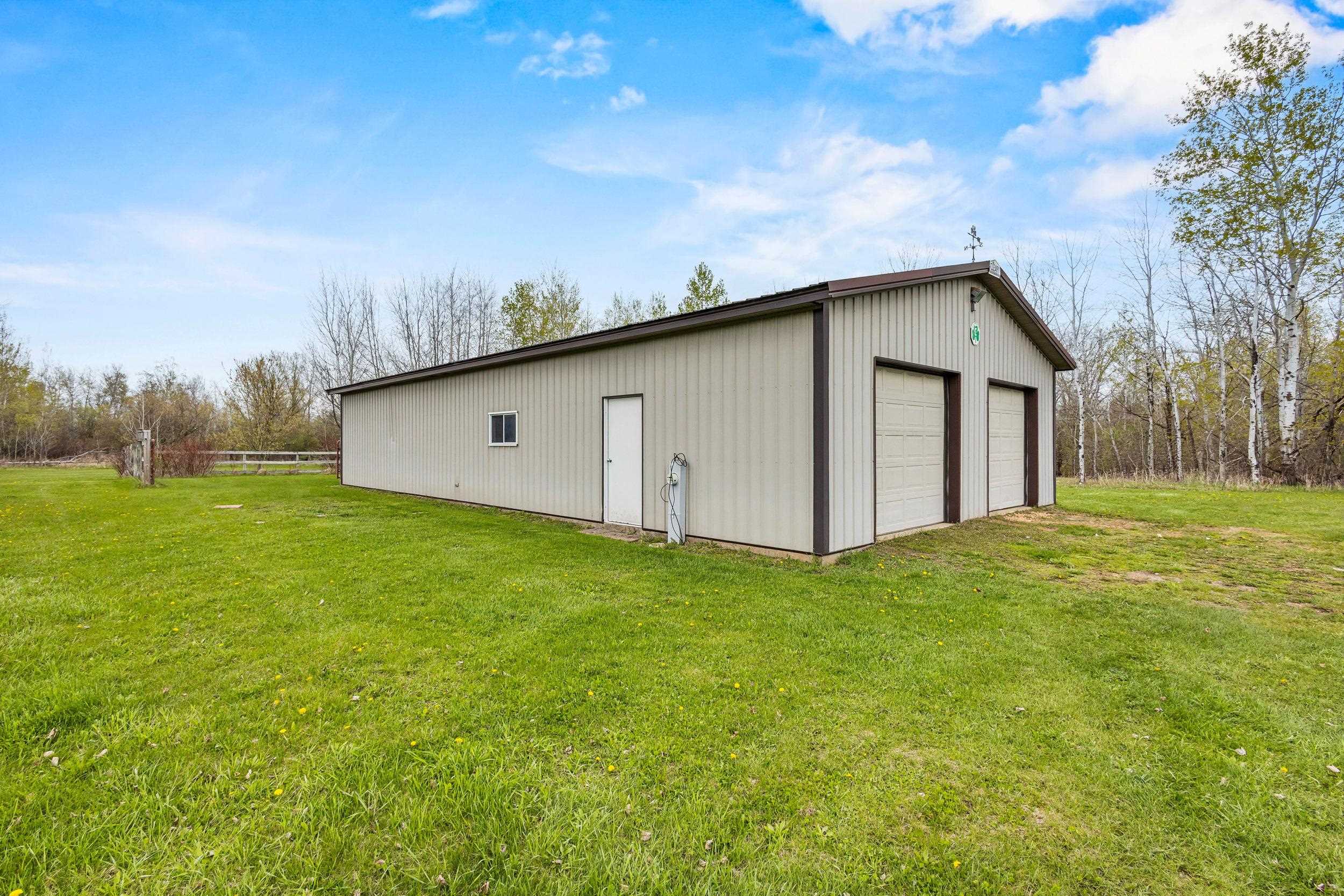 W7828 Hillview Road Hortonville, WI 54944 - Photo 4 of 66