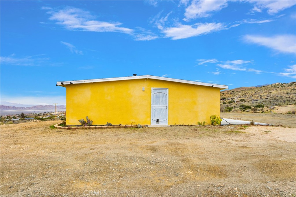 25333 Valley View Road Apple Valley, CA 92308 - Photo 23 of 37 a view of an ocean
