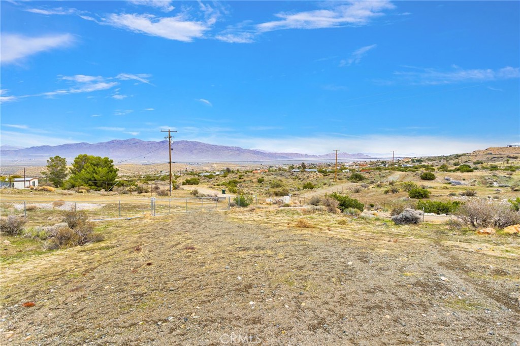 25333 Valley View Road Apple Valley, CA 92308 - Photo 26 of 37 a view of an ocean